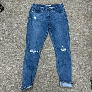 311 Levi Straus. Size 30